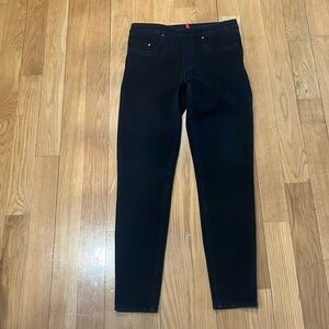 Spanx women’s black pull on jeans size medium.